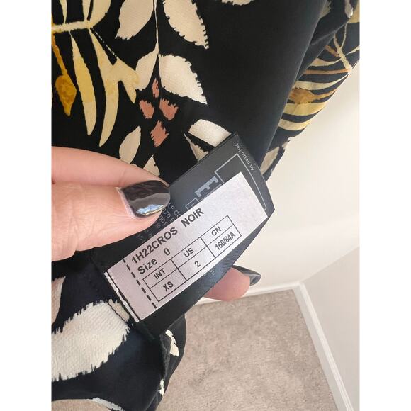 Ba&sh Cross 3/4 Sleeve V-Neck Blouse Black W/ Multicolored Leaf Print XS / US 2 - Picture 8 of 10